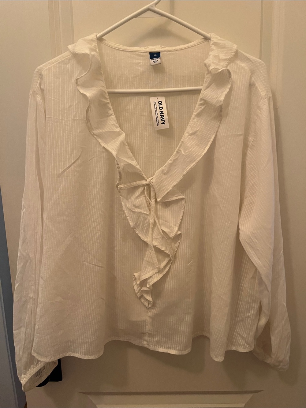 NWT Old Navy White Ruffled V-Neck Long Sleeve Blouse